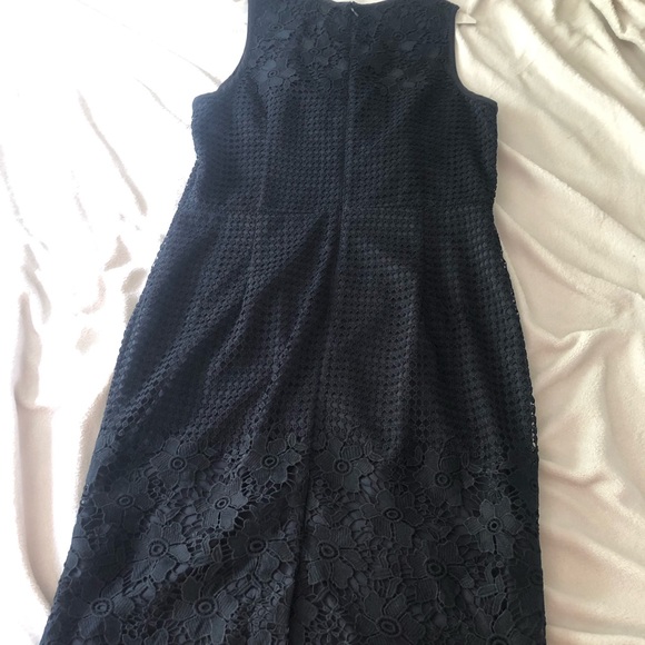 Worn once and dry cleaned Anne Taylor cocktail dress - Picture 3 of 4